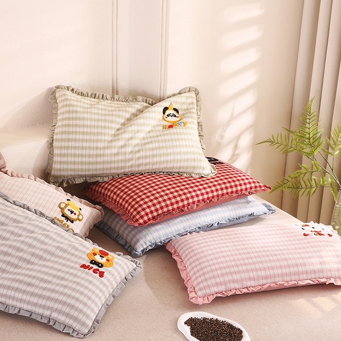 91家纺网 家纺一手货源 找家纺 蔻眠 全棉毛巾绣全荞麦枕头儿童学生花边款护颈枕芯 组合图仅展示不可下单