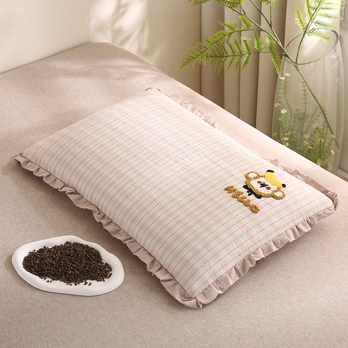 91家纺网 家纺一手货源 找家纺 蔻眠 全棉毛巾绣全荞麦枕头儿童学生花边款护颈枕芯 咖色猴