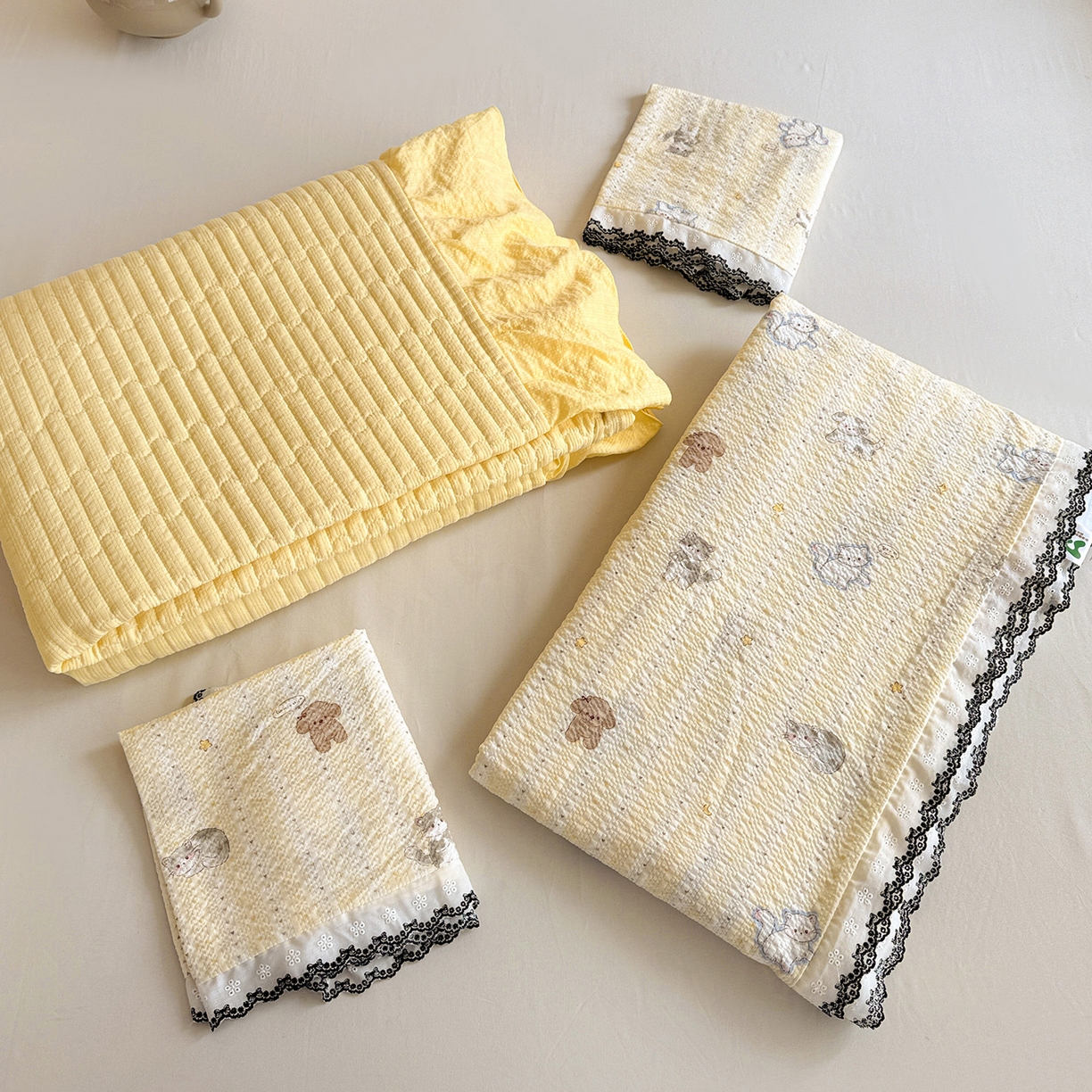 91家纺网 家纺一手货源 找家纺 富米莱（原臻工厂） 2026春夏新款云感泡芙棉复古法式花边床盖床裙被套夏凉被四件套一小红书推荐 复古花边-奶萌狗