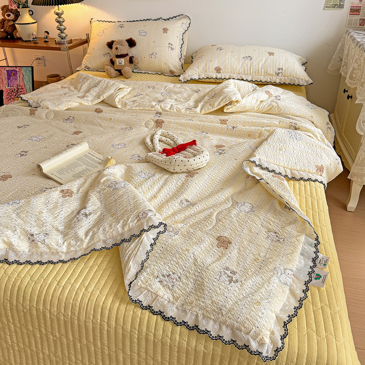 91家纺网 家纺一手货源 找家纺 富米莱（原臻工厂） 2026春夏新款云感泡芙棉复古法式花边床盖床裙被套夏凉被四件套一小红书推荐 复古花边-奶萌狗