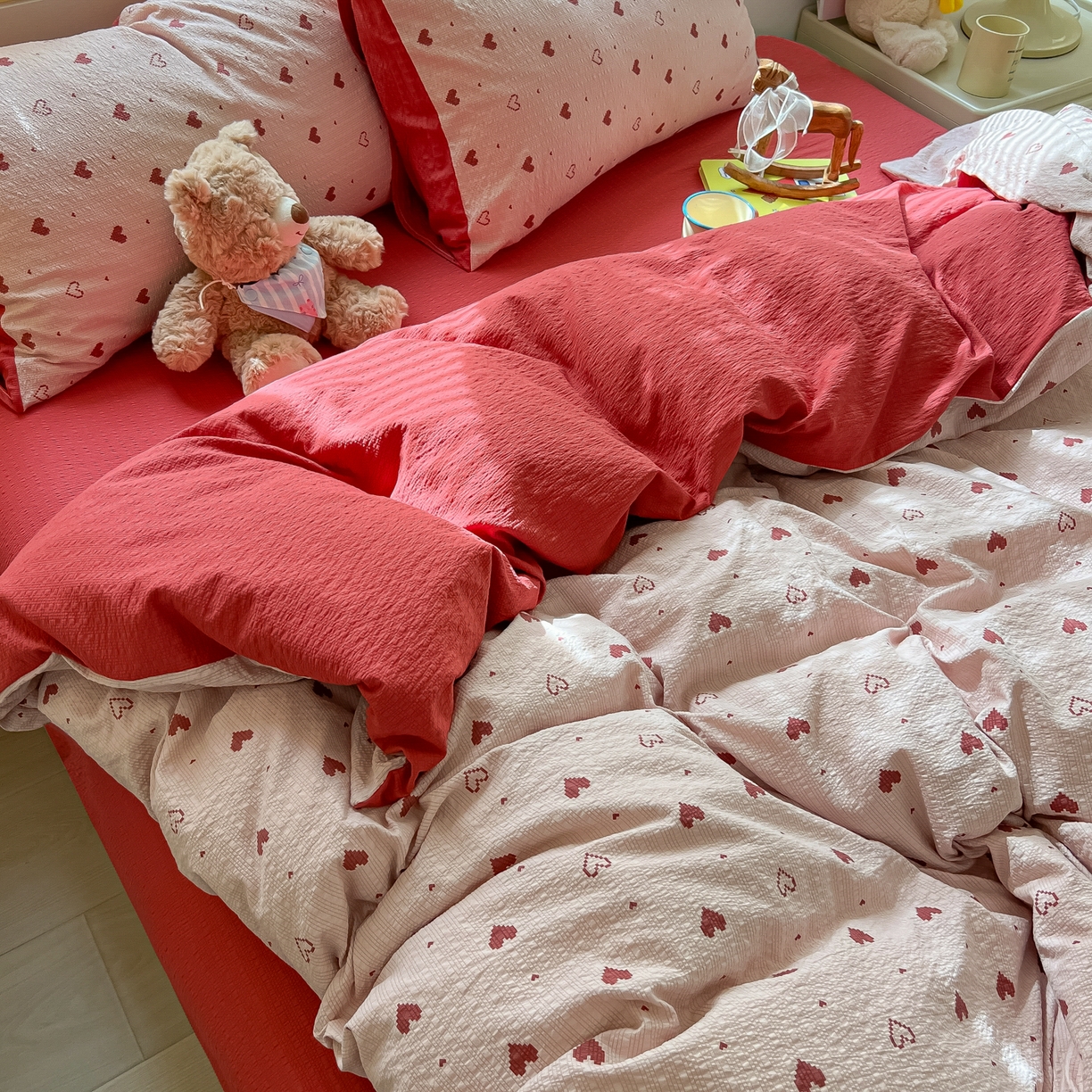 91家纺网 家纺一手货源 找家纺 韩巢家纺 2026新款泡芙纱四件套 朦胧粉心