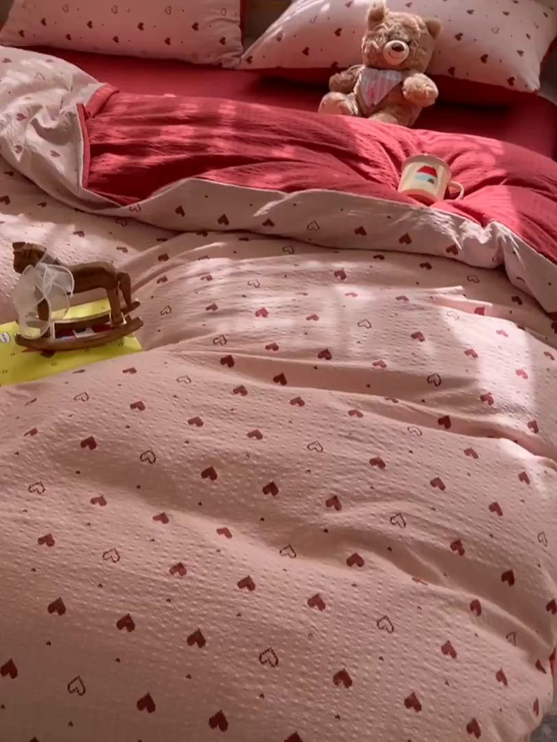 91家纺网 家纺一手货源 找家纺 韩巢家纺 2026新款泡芙纱四件套 朦胧粉心