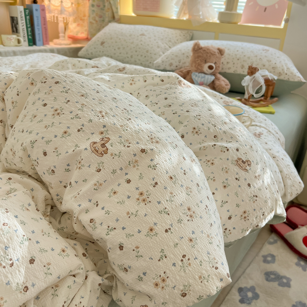 韩巢家纺 2026新款泡芙纱四件套 木马小花团