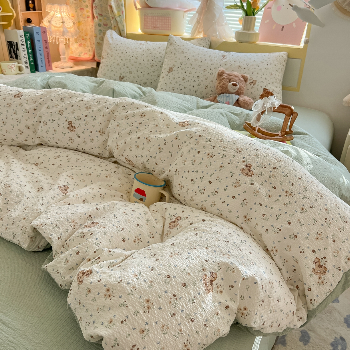 91家纺网 家纺一手货源 找家纺 韩巢家纺 2026新款泡芙纱四件套 木马小花团