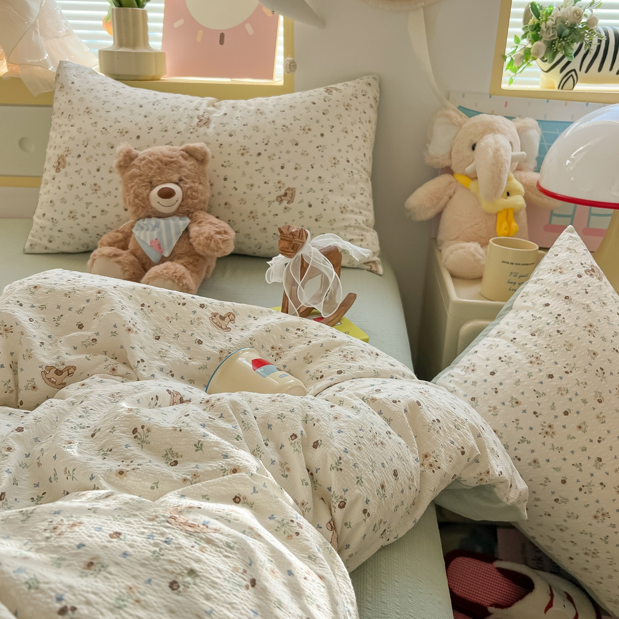 91家纺网 家纺一手货源 找家纺 韩巢家纺 2026新款泡芙纱四件套 木马小花团