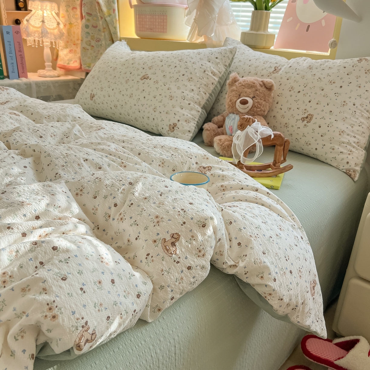 91家纺网 家纺一手货源 找家纺 韩巢家纺 2026新款泡芙纱四件套 木马小花团