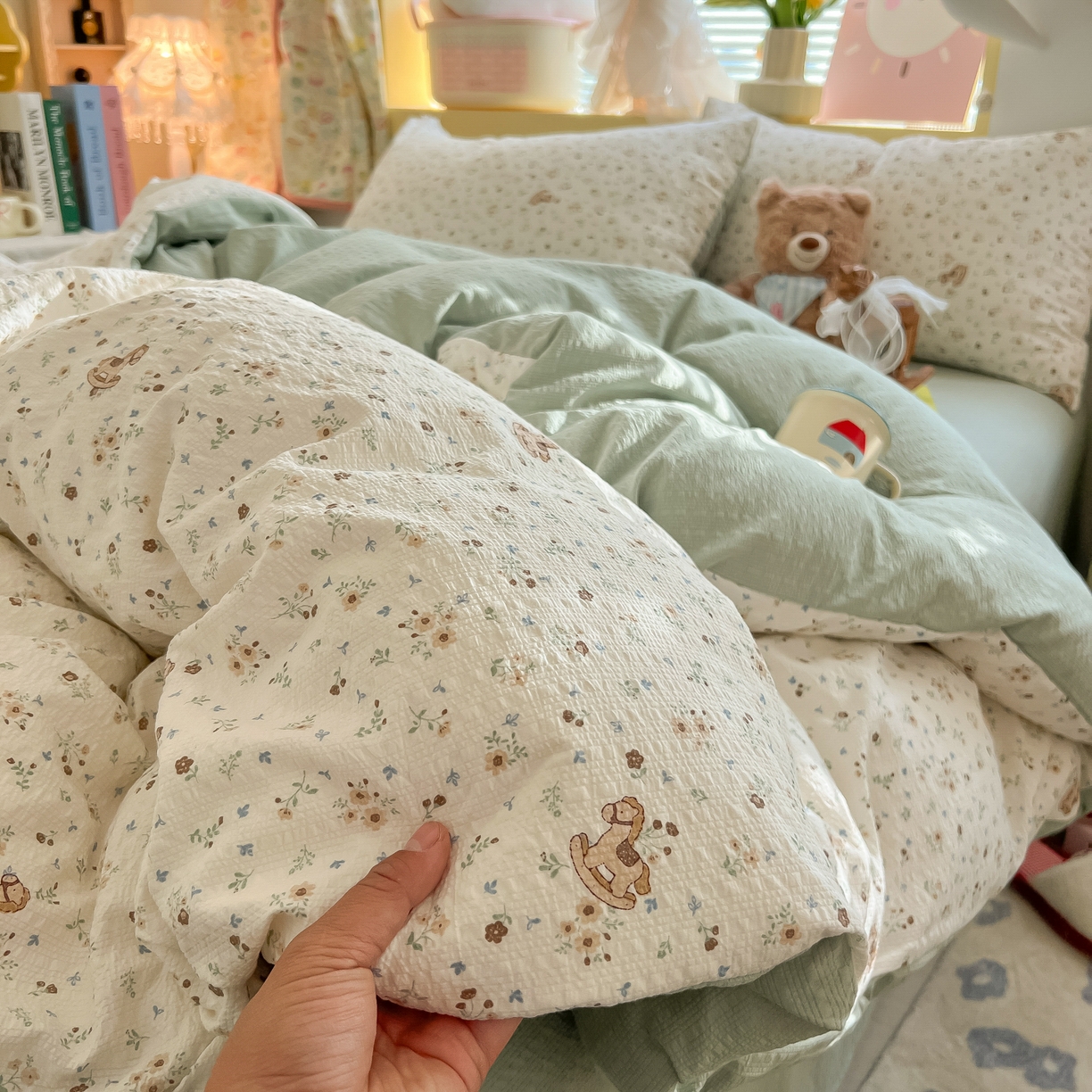 91家纺网 家纺一手货源 找家纺 韩巢家纺 2026新款泡芙纱四件套 木马小花团