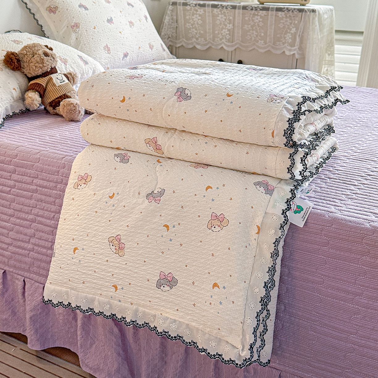 91家纺网 家纺一手货源 找家纺 富米莱（原臻工厂） 2026春夏新款云感泡芙棉复古法式花边床盖床裙被套夏凉被四件套一小红书推荐 复古花边-星月狗狗