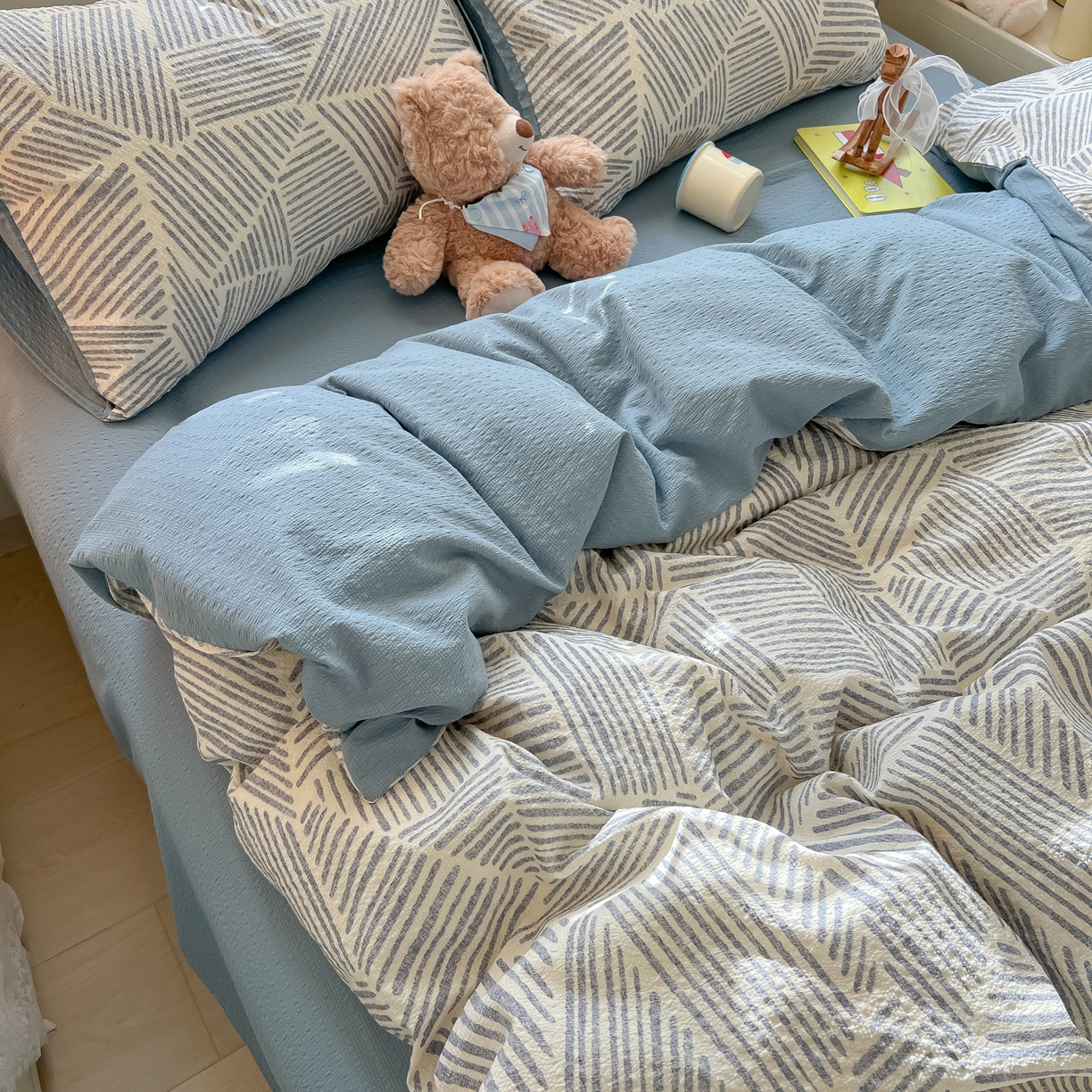 91家纺网 家纺一手货源 找家纺 韩巢家纺 2026新款泡芙纱四件套 浅川纹