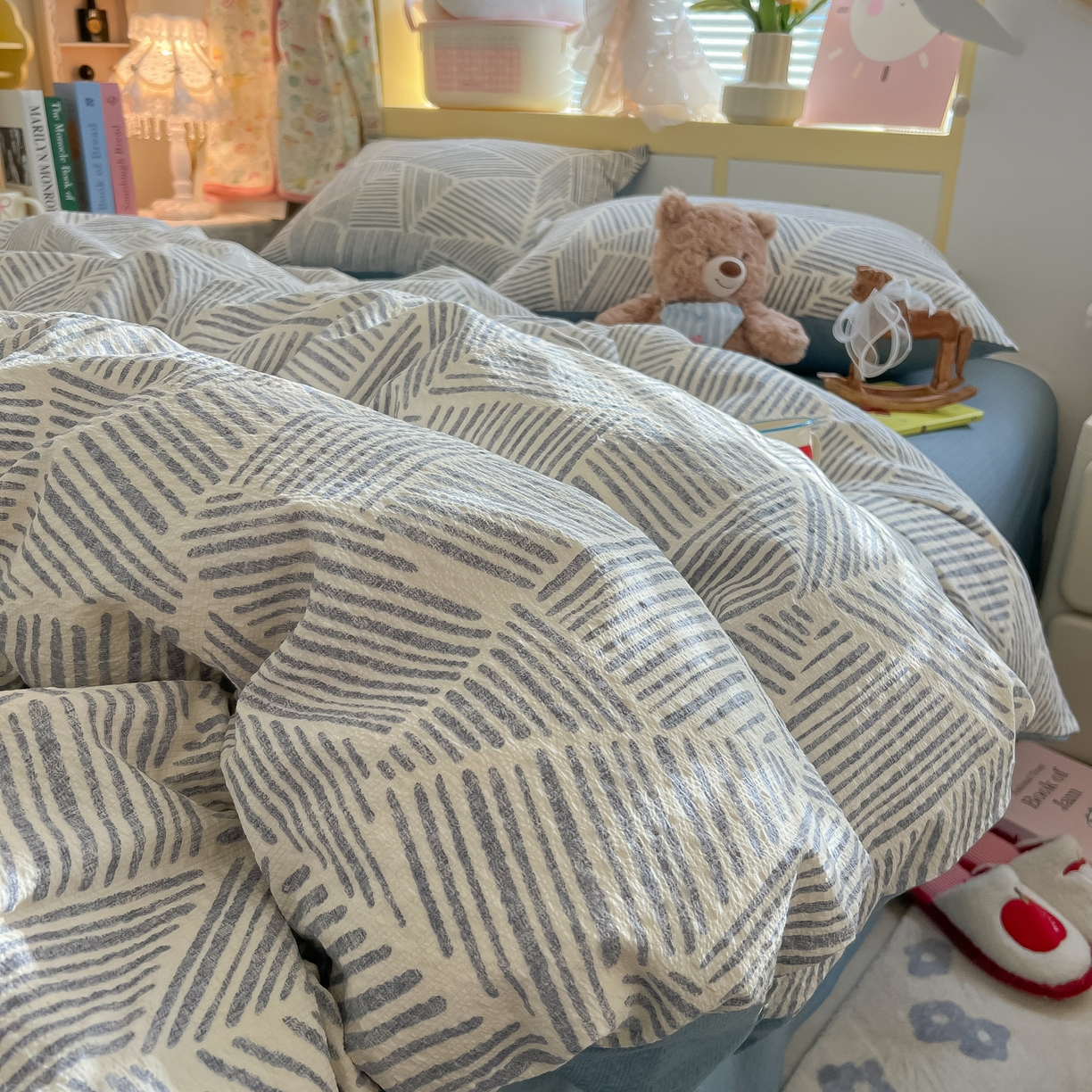 91家纺网 家纺一手货源 找家纺 韩巢家纺 2026新款泡芙纱四件套 浅川纹