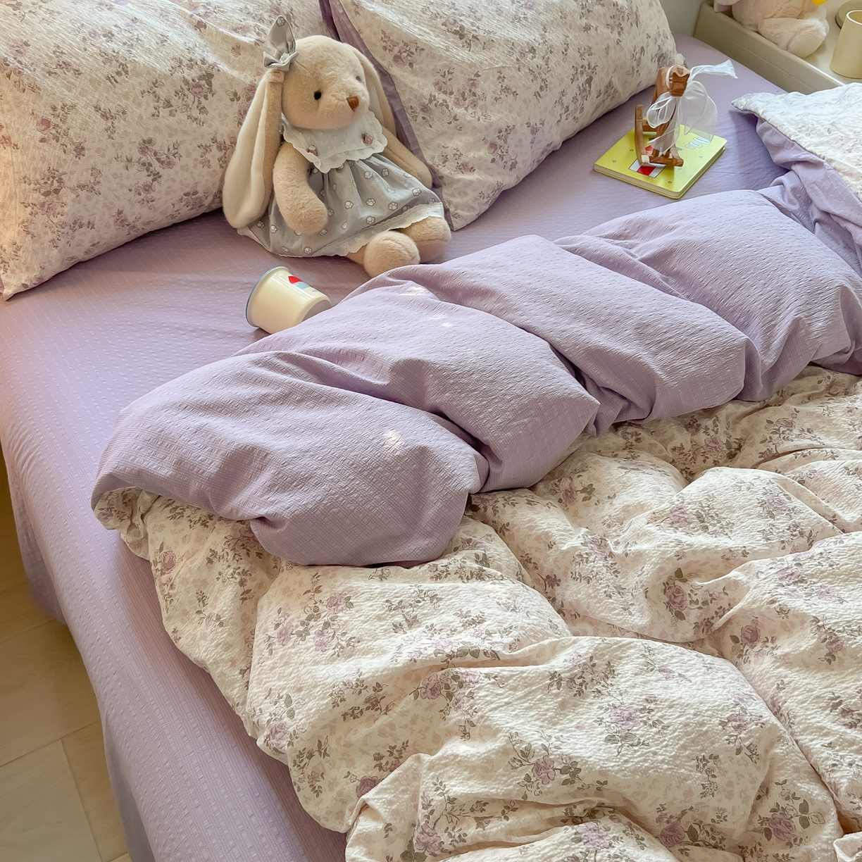 91家纺网 家纺一手货源 找家纺 韩巢家纺 2026新款泡芙纱四件套 柔紫碎花屿