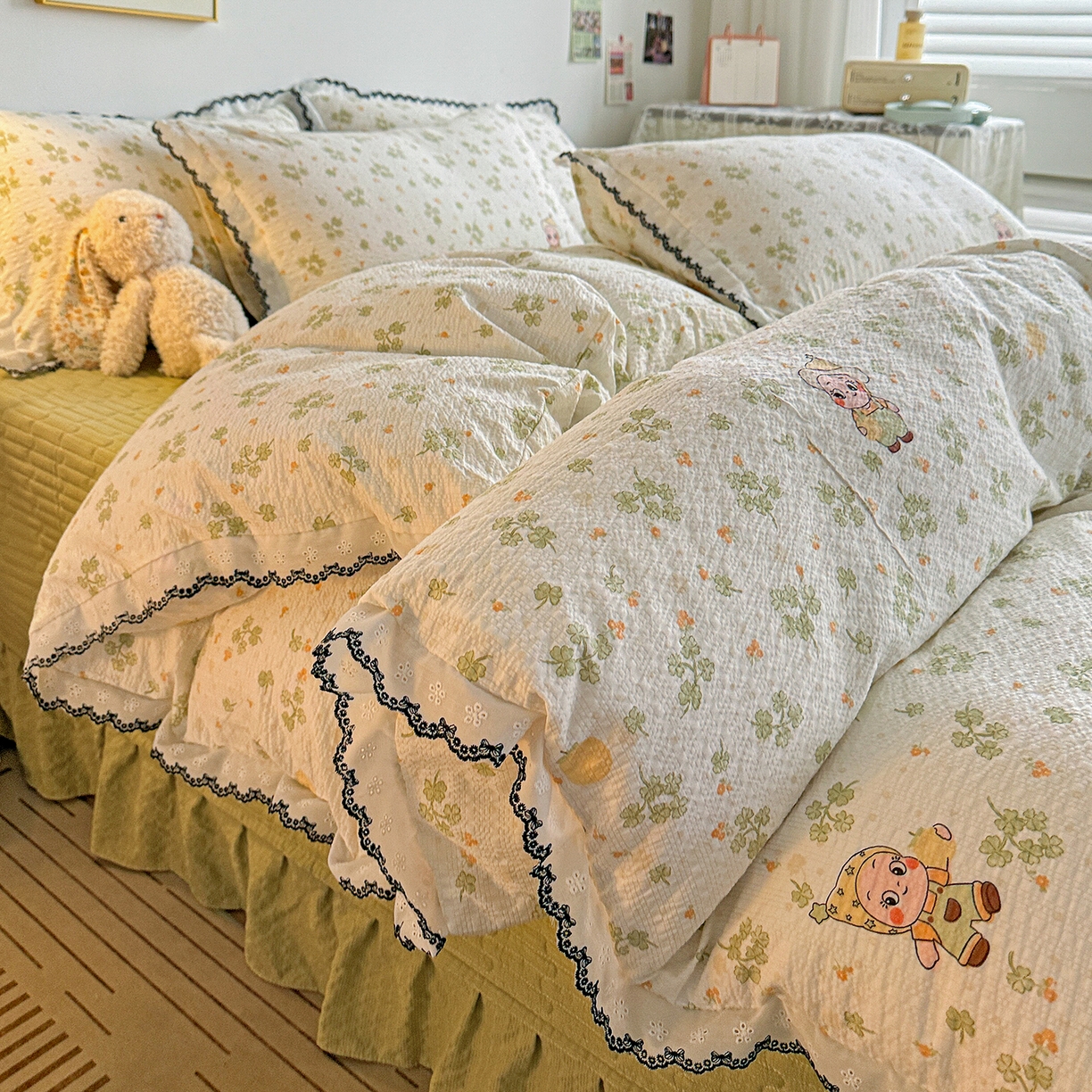 91家纺网 家纺一手货源 找家纺 富米莱（原臻工厂） 2026春夏新款云感泡芙棉复古法式花边床盖床裙被套夏凉被四件套一小红书推荐 复古花边-幸运草语