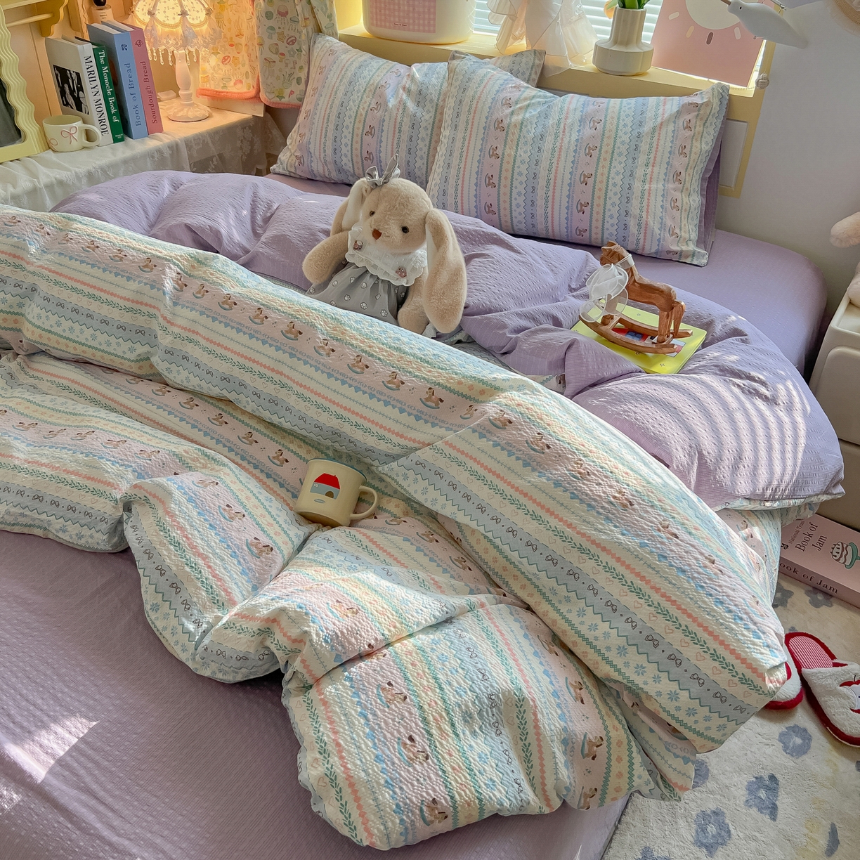 91家纺网 家纺一手货源 找家纺 韩巢家纺 2026新款泡芙纱四件套 甜心木马卷