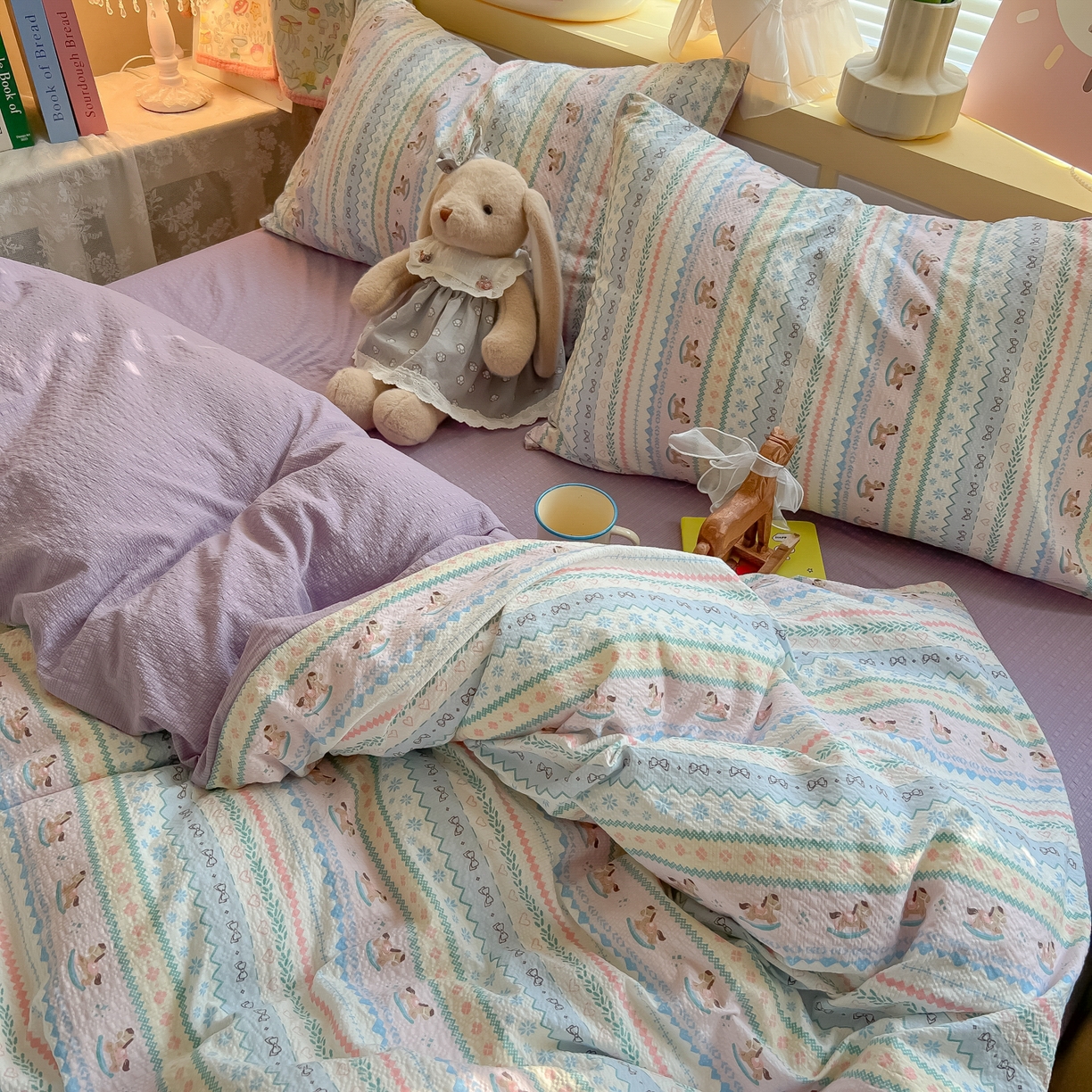 91家纺网 家纺一手货源 找家纺 韩巢家纺 2026新款泡芙纱四件套 甜心木马卷