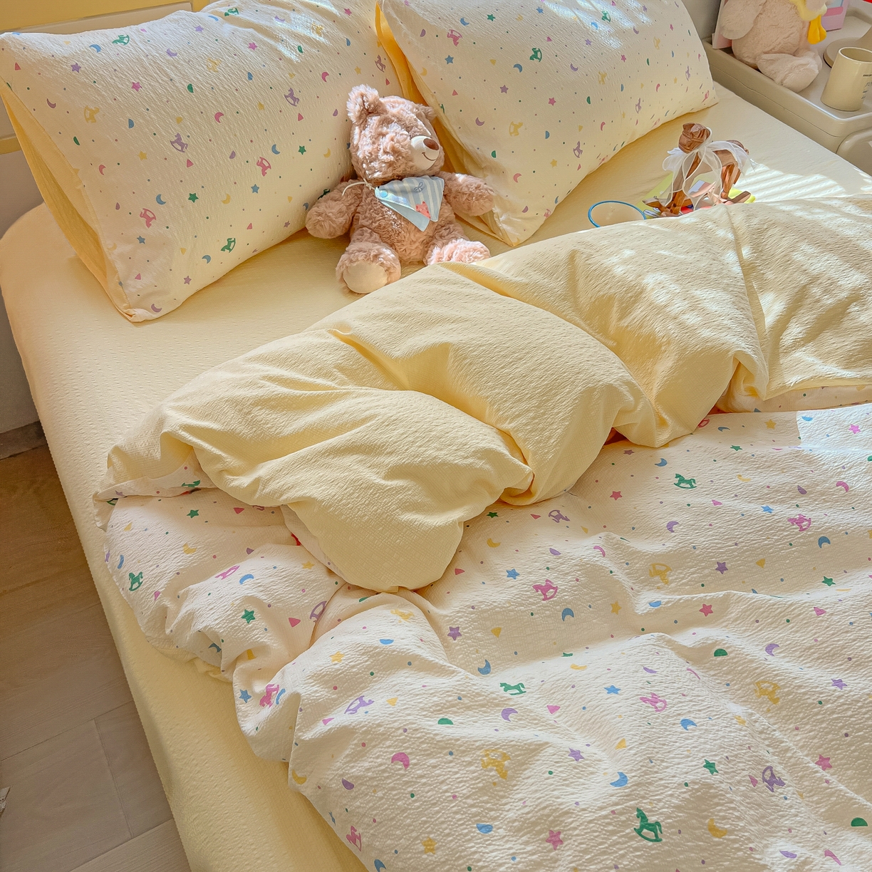 91家纺网 家纺一手货源 找家纺 韩巢家纺 2026新款泡芙纱四件套 摇摇木马