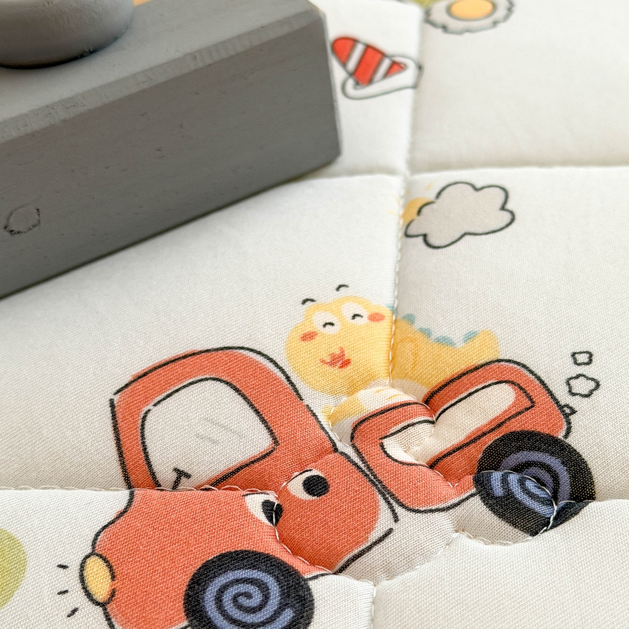 91家纺网 家纺一手货源 找家纺 嗨生活 2026新款儿童硅胶记忆海绵床垫 飞驰汽车