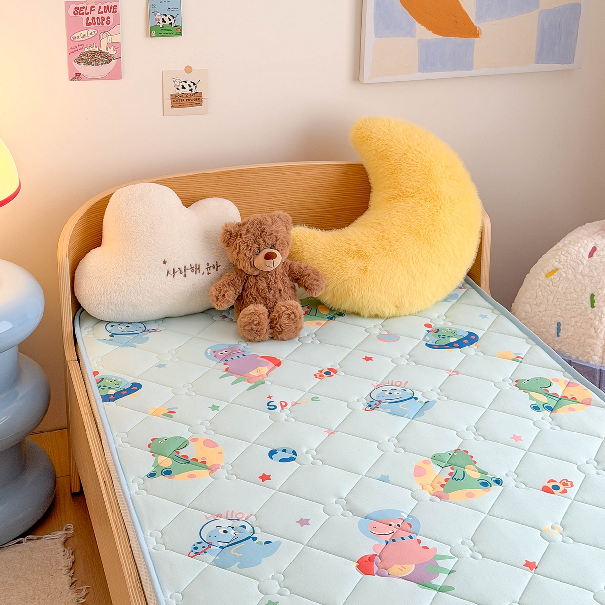 91家纺网 家纺一手货源 找家纺 嗨生活 2026新款儿童硅胶记忆海绵床垫 快乐恐龙