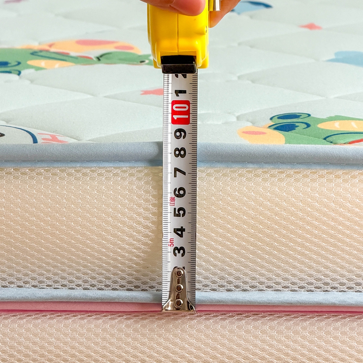 91家纺网 家纺一手货源 找家纺 嗨生活 2026新款儿童硅胶记忆海绵床垫 快乐恐龙