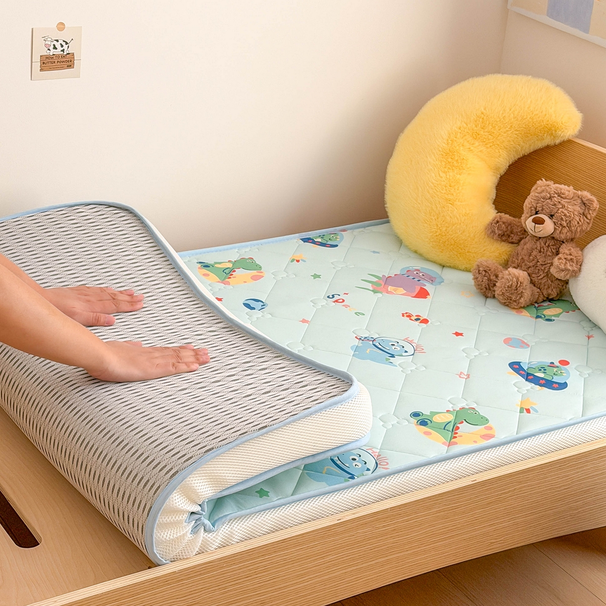 91家纺网 家纺一手货源 找家纺 嗨生活 2026新款儿童硅胶记忆海绵床垫 快乐恐龙