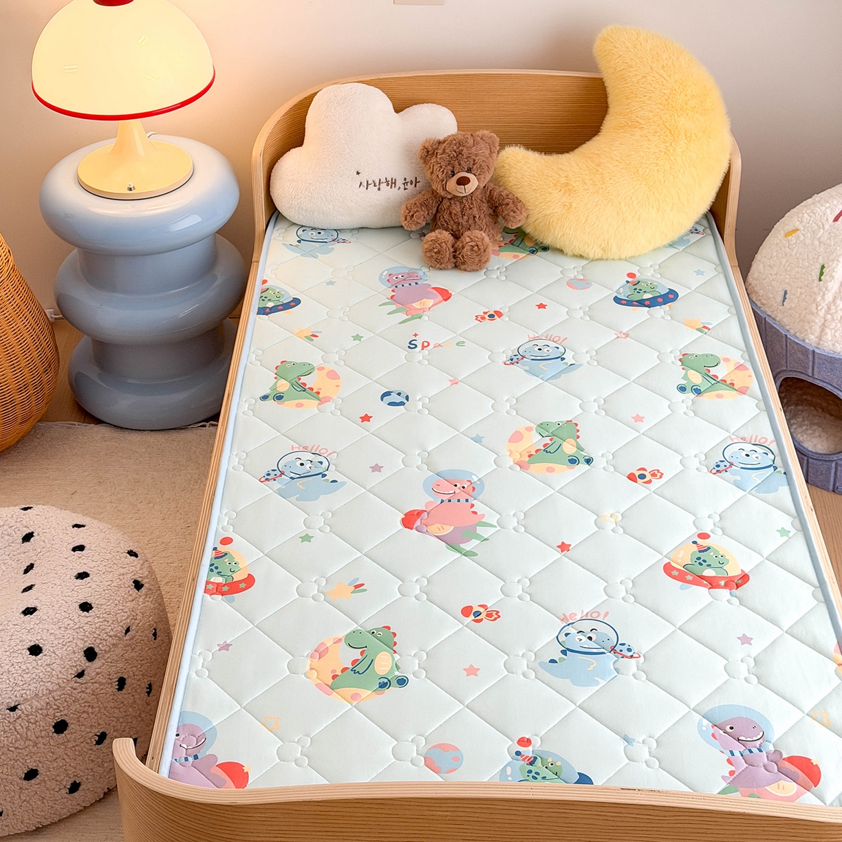 91家纺网 家纺一手货源 找家纺 嗨生活 2026新款儿童硅胶记忆海绵床垫 快乐恐龙