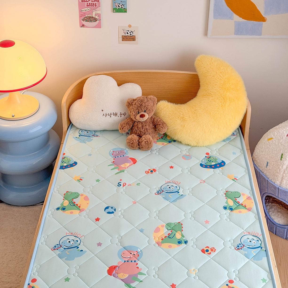 91家纺网 家纺一手货源 找家纺 嗨生活 2026新款儿童硅胶记忆海绵床垫 快乐恐龙