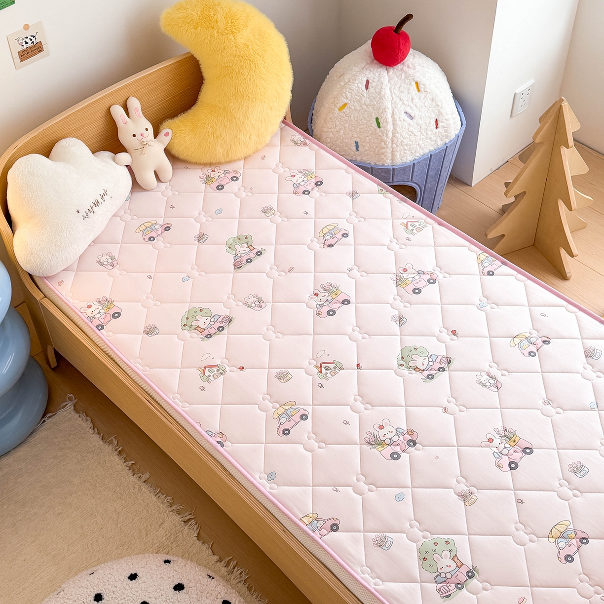 91家纺网 家纺一手货源 找家纺 嗨生活 2026新款儿童硅胶记忆海绵床垫 梦幻兔