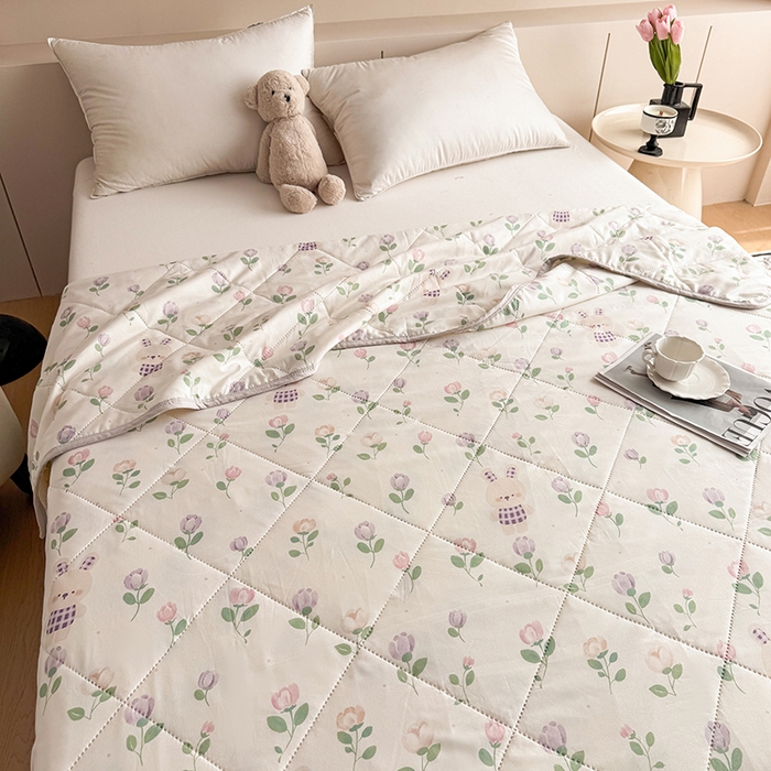 91家纺网 家纺一手货源 找家纺 薇玛仕 2026电商爆款印花小清新超声波大豆夏凉被礼品空调被 花间逐兔