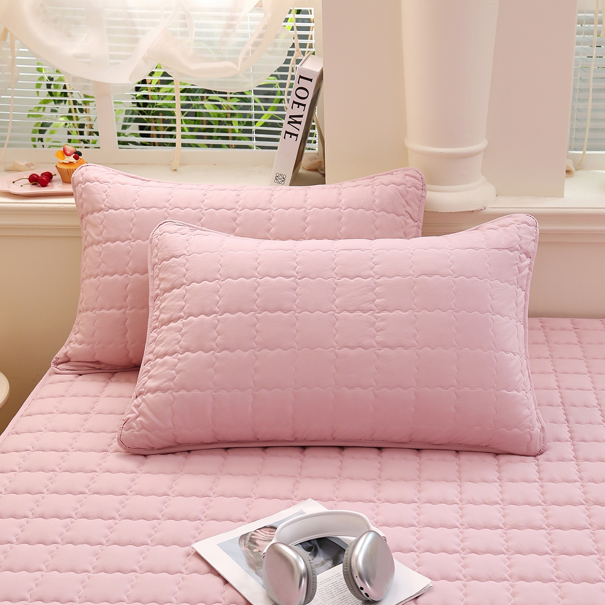 91家纺网 家纺一手货源 找家纺 彩亿家纺 2026新款A类古法水洗仿棉夹棉床笠三件套床垫保护套四季通用床罩-波浪格 波浪格-樱花粉