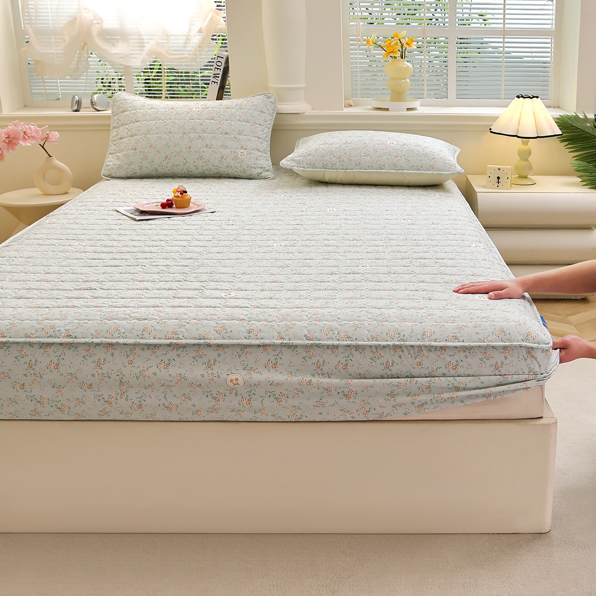 91家纺网 家纺一手货源 找家纺 彩亿家纺 2026新款A类古法水洗仿棉夹棉床笠三件套床垫保护套四季通用床罩-波浪格 波浪格-绿野