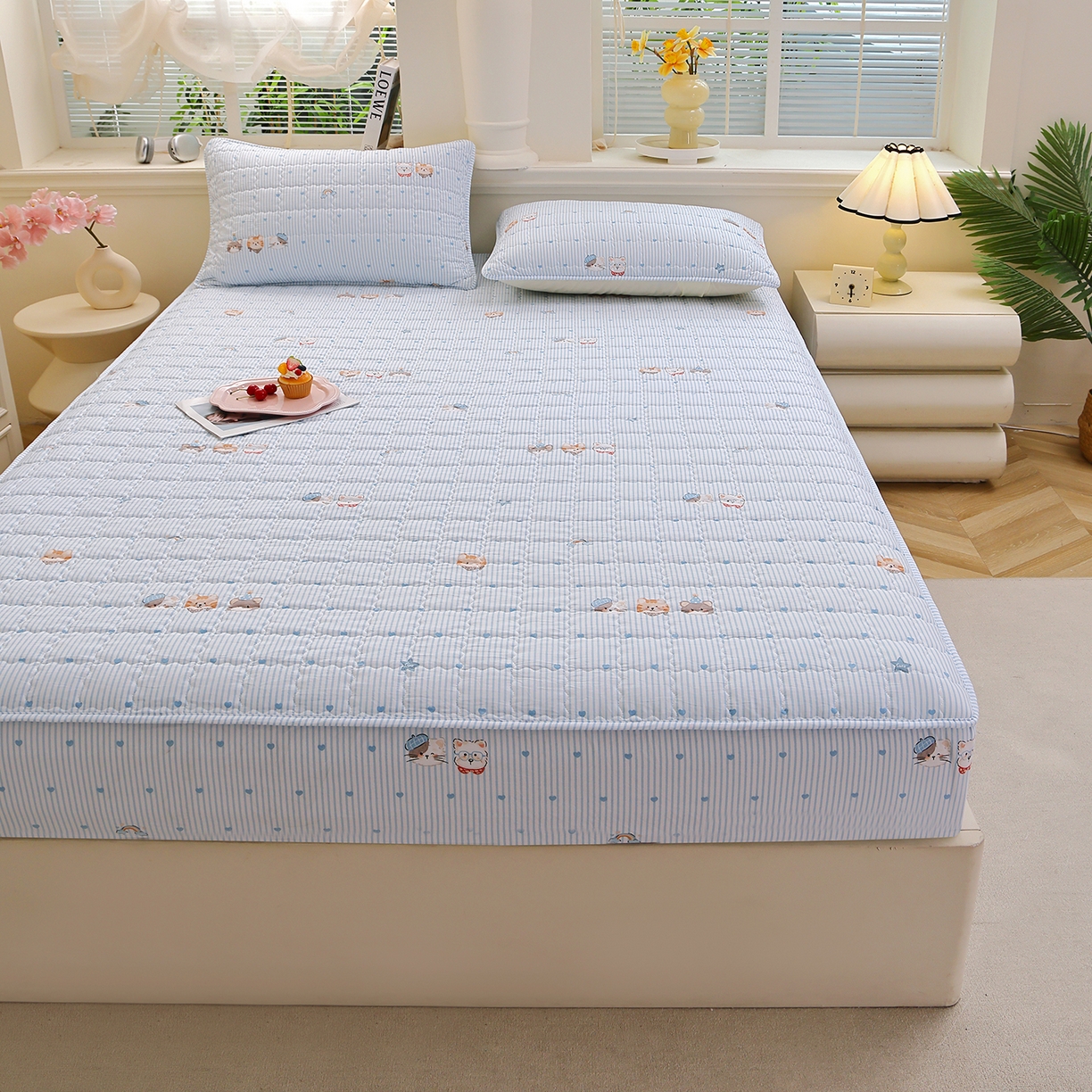 91家纺网 家纺一手货源 找家纺 彩亿家纺 2026新款A类古法水洗仿棉夹棉床笠三件套床垫保护套四季通用床罩-波浪格 波浪格-猫猫乐园