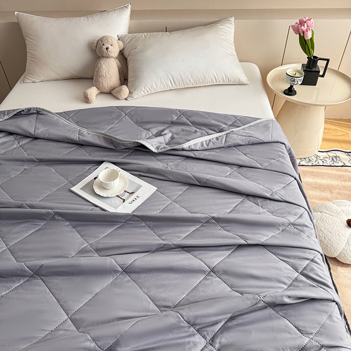 91家纺网 家纺一手货源 找家纺 薇玛仕 2026跨境电商外贸款 纯色亲肤磨毛超声波夏凉被空调被 月光灰