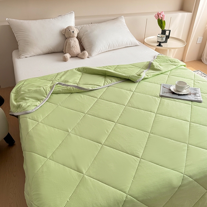 91家纺网 家纺一手货源 找家纺 薇玛仕 2026跨境电商外贸款 纯色亲肤磨毛超声波夏凉被空调被 青草绿