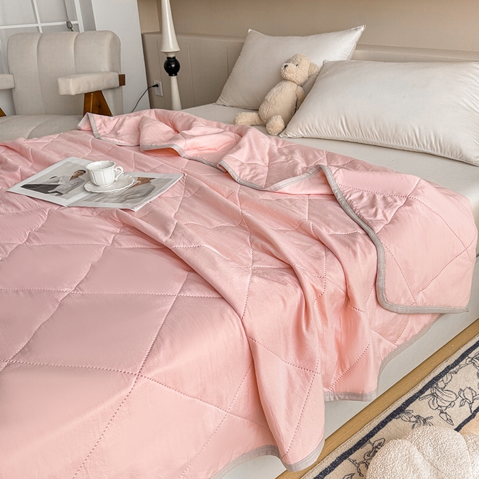 91家纺网 家纺一手货源 找家纺 薇玛仕 2026跨境电商外贸款 纯色亲肤磨毛超声波夏凉被空调被 草莓粉