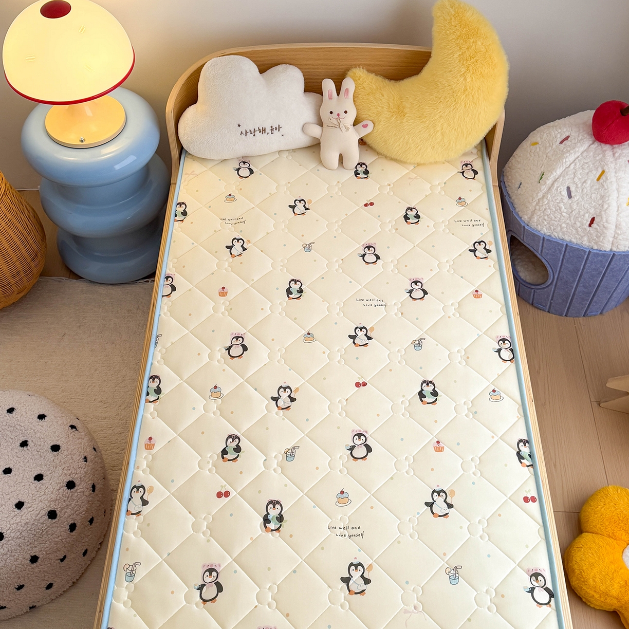 91家纺网 家纺一手货源 找家纺 嗨生活 2026新款儿童硅胶记忆海绵床垫 奇趣企鹅