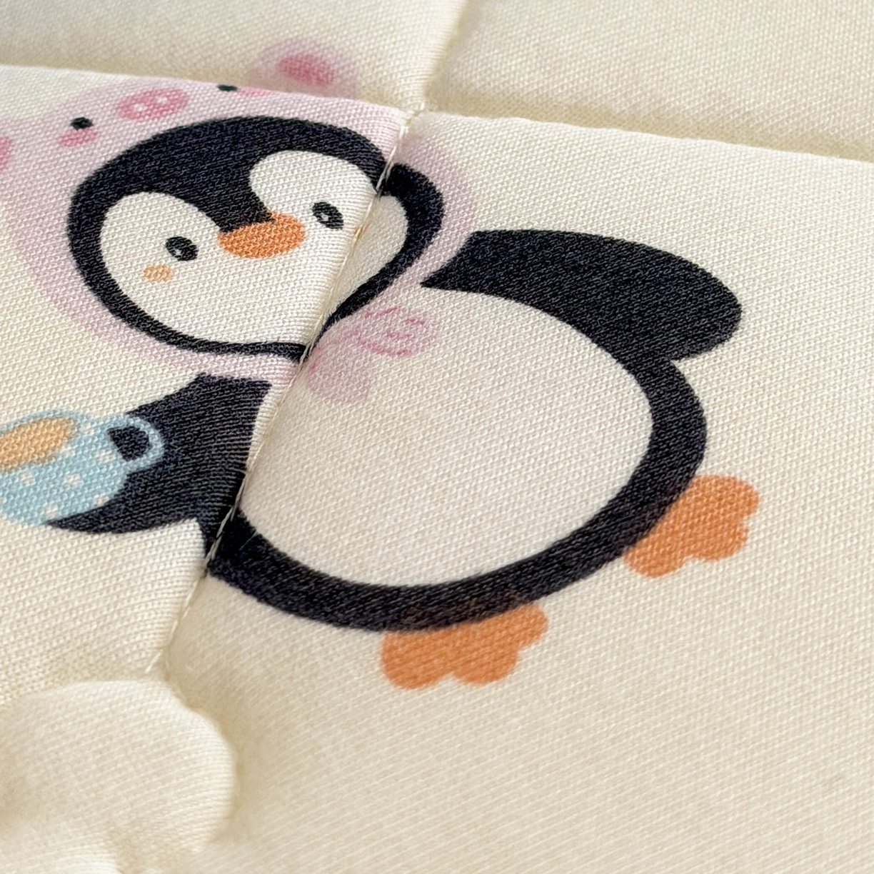 91家纺网 家纺一手货源 找家纺 嗨生活 2026新款儿童硅胶记忆海绵床垫 奇趣企鹅