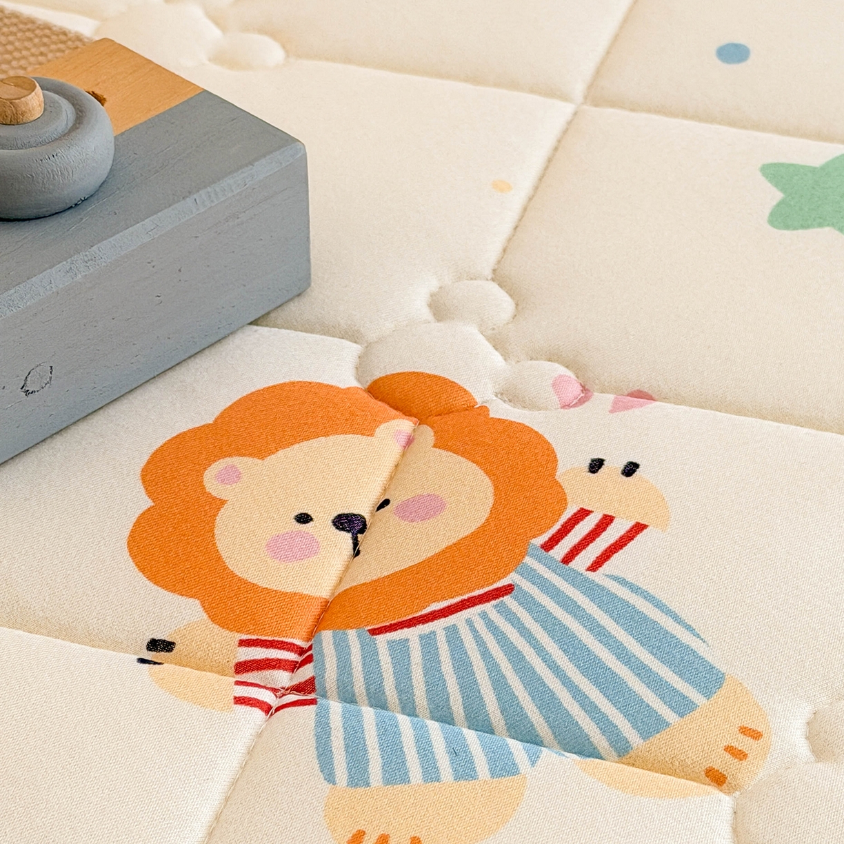 91家纺网 家纺一手货源 找家纺 嗨生活 2026新款儿童硅胶记忆海绵床垫 音乐小狮