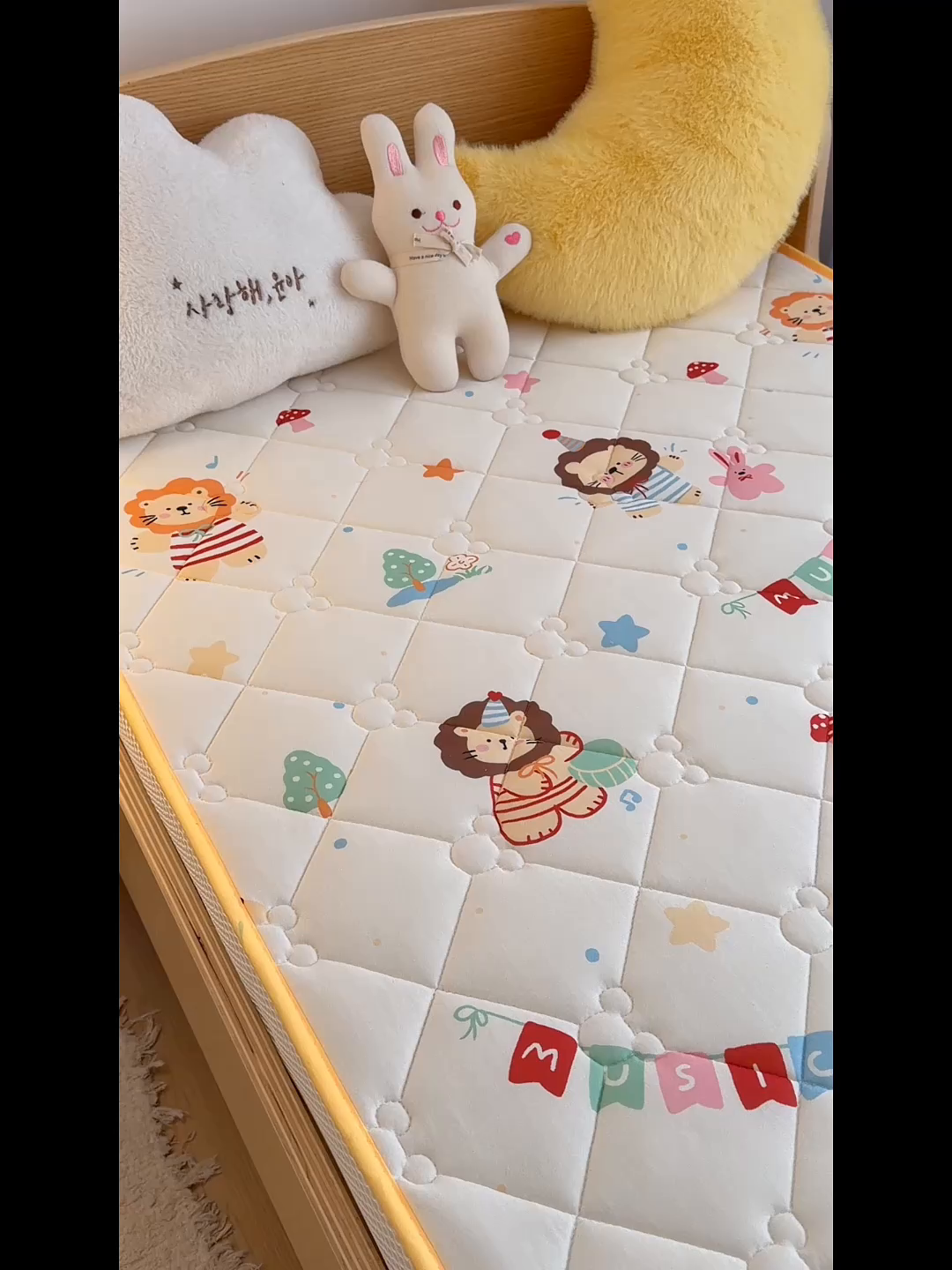 91家纺网 家纺一手货源 找家纺 嗨生活 2026新款儿童硅胶记忆海绵床垫 音乐小狮