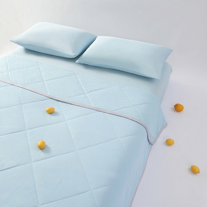 91家纺网 家纺一手货源 找家纺 薇玛仕 2026新款超声波带氨凉感丝纯色瓜瓜凉感夏被空调被 纯色天蓝