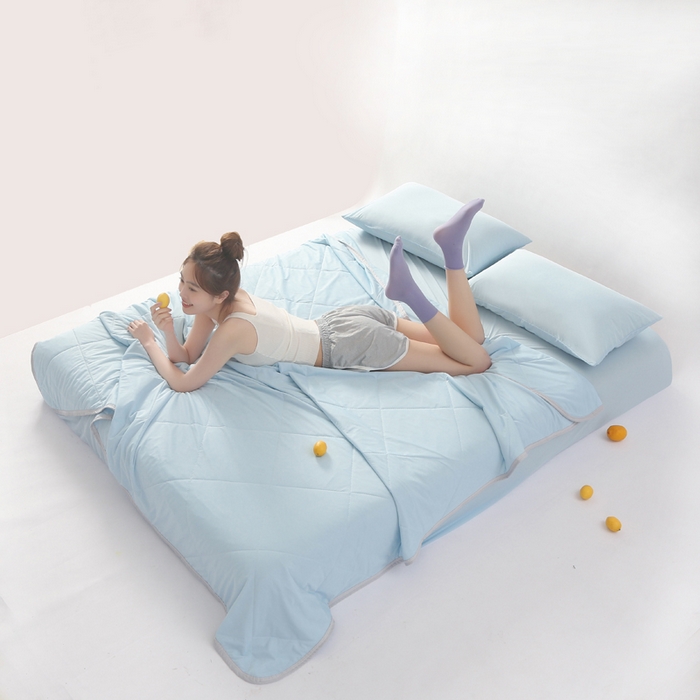 91家纺网 家纺一手货源 找家纺 薇玛仕 2026新款超声波带氨凉感丝纯色瓜瓜凉感夏被空调被 纯色天蓝