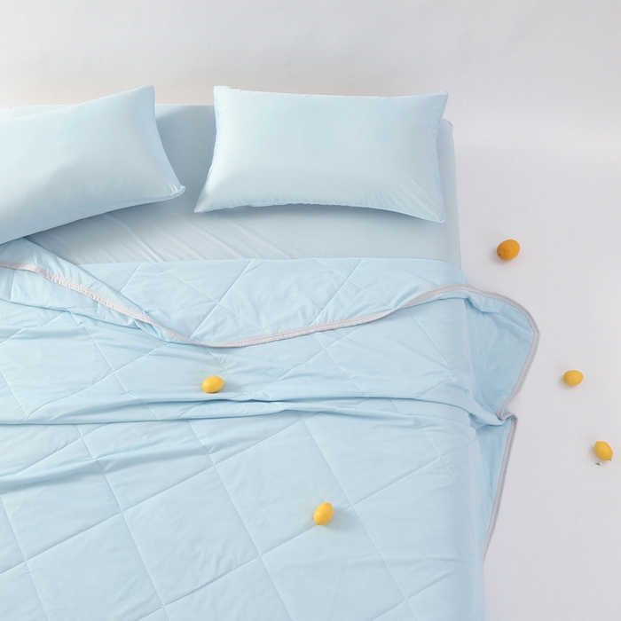 91家纺网 家纺一手货源 找家纺 薇玛仕 2026新款超声波带氨凉感丝纯色瓜瓜凉感夏被空调被 纯色天蓝