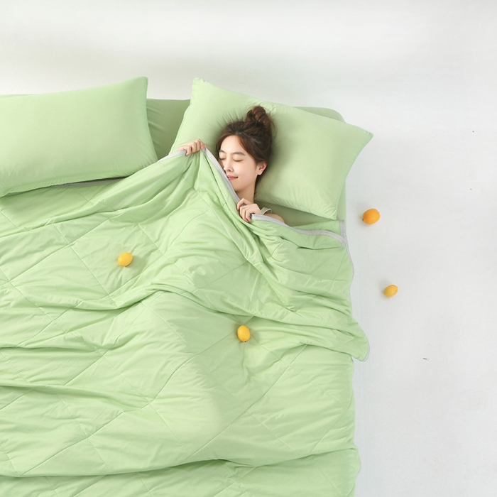 91家纺网 家纺一手货源 找家纺 薇玛仕 2026新款超声波带氨凉感丝纯色瓜瓜凉感夏被空调被 纯色果绿