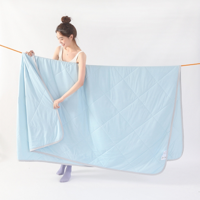 91家纺网 家纺一手货源 找家纺 薇玛仕 2026新款超声波带氨凉感丝纯色瓜瓜凉感夏被空调被 纯色天蓝