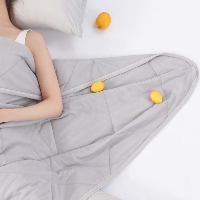 91家纺网 家纺一手货源 找家纺 薇玛仕 2026新款超声波带氨凉感丝纯色瓜瓜凉感夏被空调被 纯色浅灰