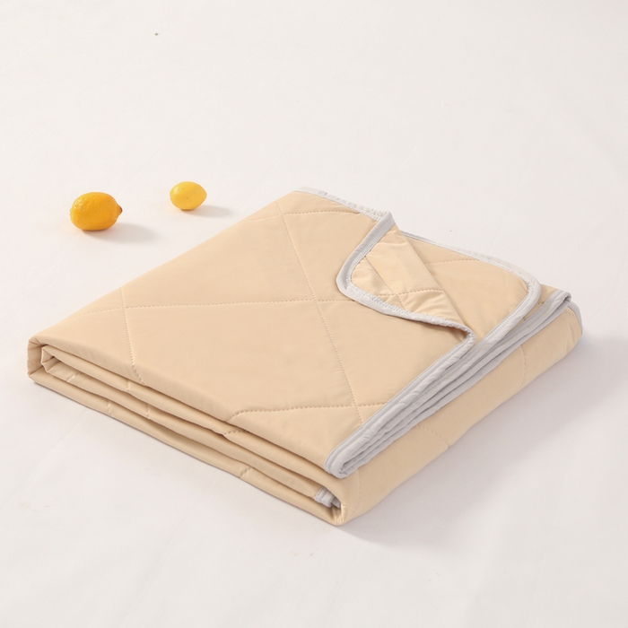 91家纺网 家纺一手货源 找家纺 薇玛仕 2026新款超声波带氨凉感丝纯色瓜瓜凉感夏被空调被 纯色浅咖