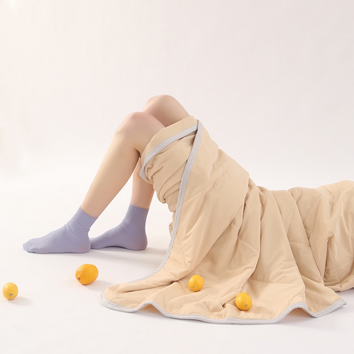 91家纺网 家纺一手货源 找家纺 薇玛仕 2026新款超声波带氨凉感丝纯色瓜瓜凉感夏被空调被 纯色浅咖