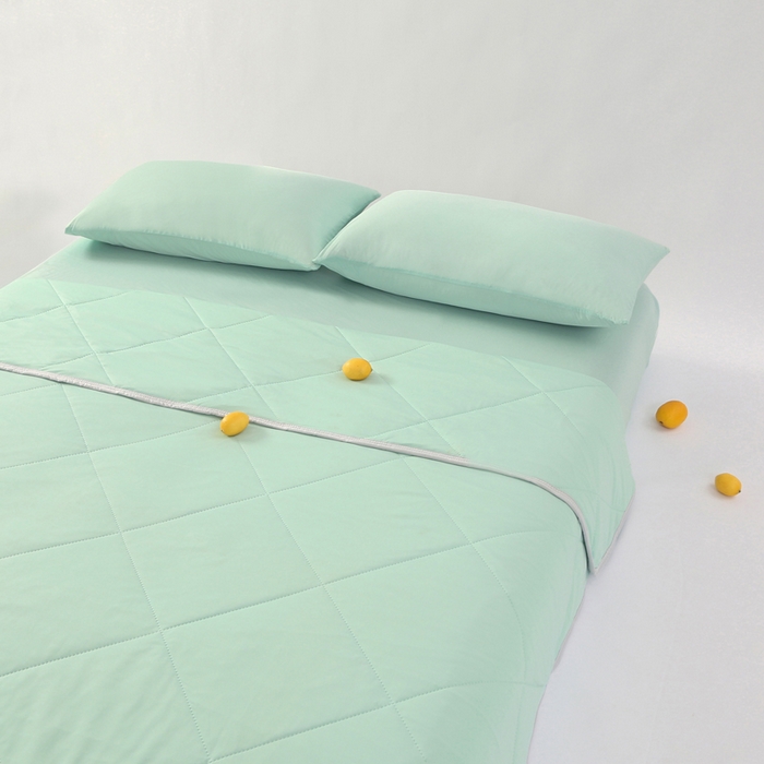 91家纺网 家纺一手货源 找家纺 薇玛仕 2026新款超声波带氨凉感丝纯色瓜瓜凉感夏被空调被 纯色湖蓝