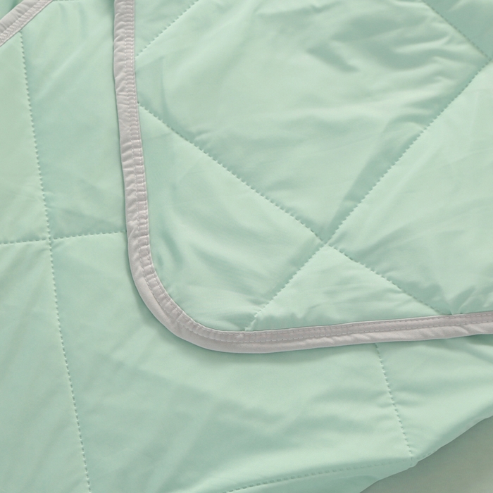 91家纺网 家纺一手货源 找家纺 薇玛仕 2026新款超声波带氨凉感丝纯色瓜瓜凉感夏被空调被 纯色湖蓝