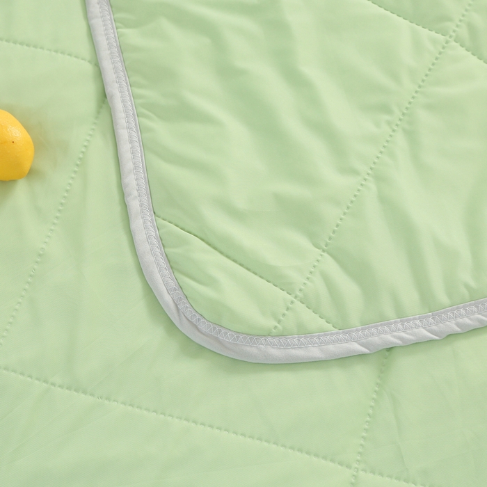 91家纺网 家纺一手货源 找家纺 薇玛仕 2026新款超声波带氨凉感丝纯色瓜瓜凉感夏被空调被 纯色果绿