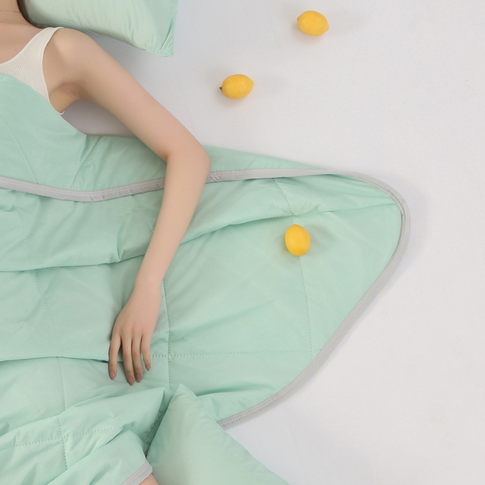 91家纺网 家纺一手货源 找家纺 薇玛仕 2026新款超声波带氨凉感丝纯色瓜瓜凉感夏被空调被 纯色湖蓝