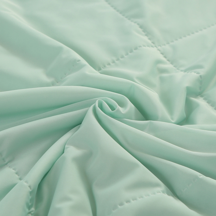 91家纺网 家纺一手货源 找家纺 薇玛仕 2026新款超声波带氨凉感丝纯色瓜瓜凉感夏被空调被 纯色湖蓝